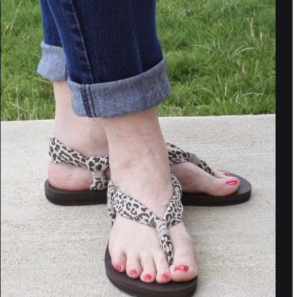 Sanuk animal print yoga slingshot sandal - Picture 1 of 6